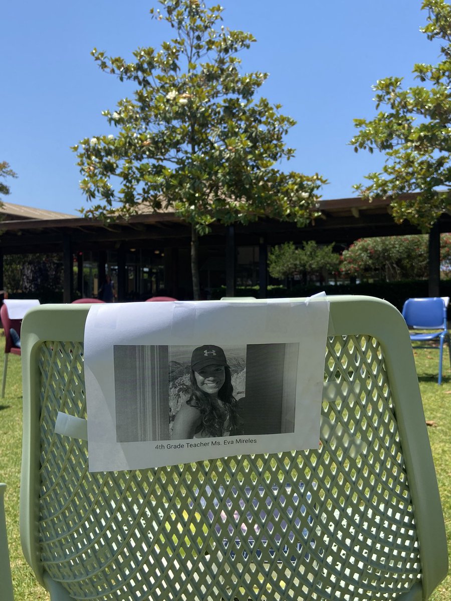 I was stopped in my tracks as I crossed campus today. 💔 sending love from <a href="/WBAISIsrael/">WBAIS Israel</a> to <a href="/RobbElementary/">Robb Elementary</a>. Thank you <a href="/MsSMarcus/">Ms. Marcus</a> #uvalde