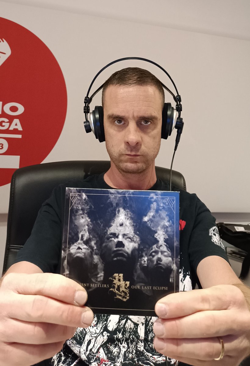 Lo_balades's tweet photo. Aquesta nit al @balades_sordes de @RadioTarrega entrevistarem via telefònica al René González teclista dels @ancientsettlers i també gaudirem del seu primer àlbum "Our Last Eclipse-The Settlers Saga PT.1"
A més estrenarem lo nou de #AfterDoom i @destruction i recordarem #Bathory https://t.co/2fdFt31MFU
