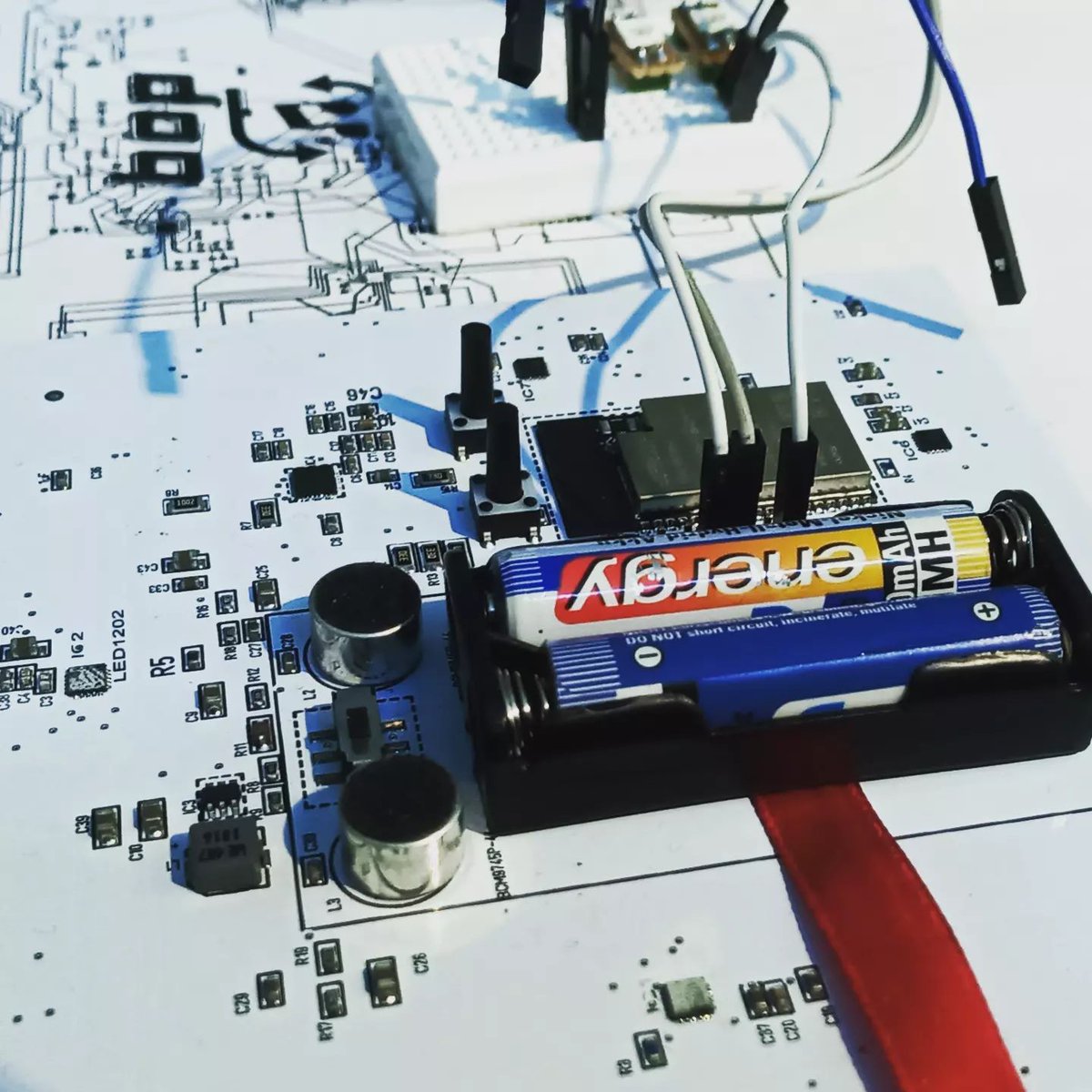 tamhanna's tweet image. #pcbfashion sounds weird at first, but I do think that a well designed #printedcircuitboard can look extremely good. I especially like the #whitepcb material used here by #pcbway, which looks really good when combined with a #blacksilkscreen. And…

📸 instagram.com/p/Cd-cPwANgNn/