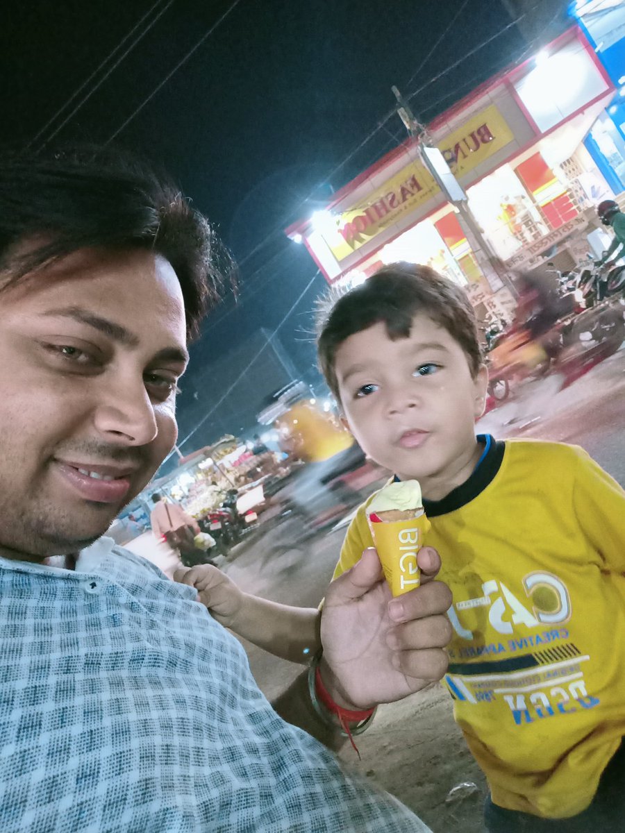 ModeleRahul's tweet image. 🍦 icecream ka maza hi kuch or hai. .