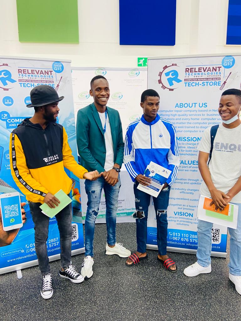 RelevantTechno1's tweet photo. Throw back. 26/April 2022. Celebrating World Intellectual Property Day at the University Of Mpumalanga.

#rtechsa #rtech #wetechitright #worldintellectualpropertyday #ump #UniversityofMpumalanga #Africadayconcert2022 #AfricaDay #WednesdayMotivation https://t.co/OgD93IIzRU