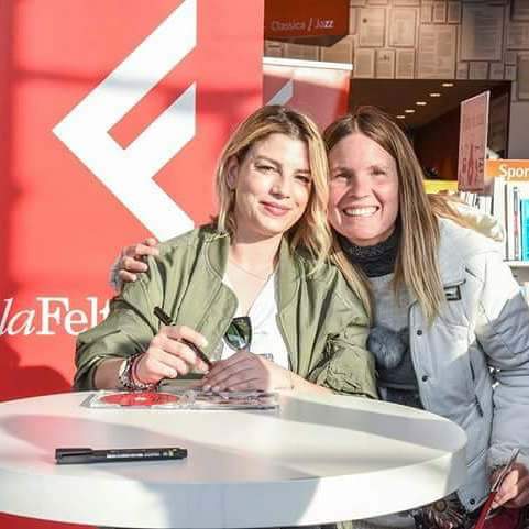 MonicaB09185891's tweet photo. @MarroneEmma Tantissimi Auguri di Buon Compleanno Amore Puro.
Te che ci 6 sempre stata. Ti vogliamo bene #38anni #buoncompleannoemma #25maggio https://t.co/Vy0TOyswBB