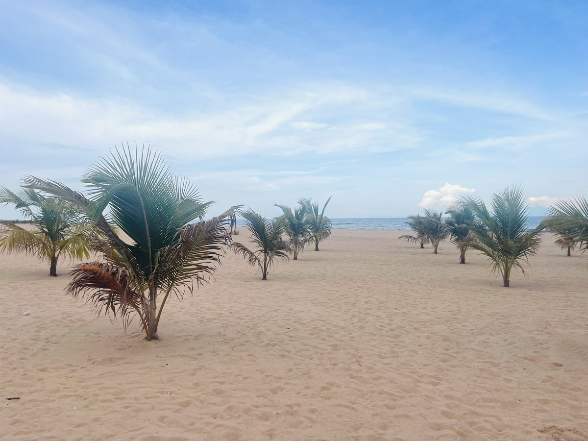 SophieChavanel's tweet photo. Ici, c’est le📍Tanganyika. 🇨🇩
#ExploreCongo #BeautifulAfrica https://t.co/AORnj8bsxT