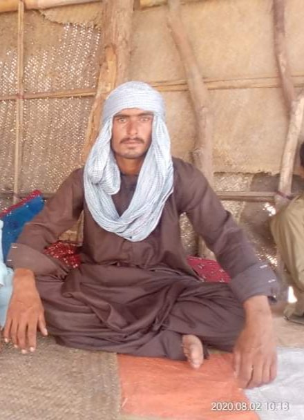 گلزار بلوچ پچھلے مہینے فیروز آباد خضدار سے لاپتہ کیا گیا تھا وہ تاحال لاپتہ ہے وہ ایک انتہائی غریب گھرانے سے تعلق رکھتا ہے اس سوائے اس گھر میں اور کوئی کمانے والا نہیں ہے گلزار بلوچ کی بازیابی کیلئے اپنا آواز بلند کریں
#SaveGulzarBaloch
#SaveBalochMissingPersons