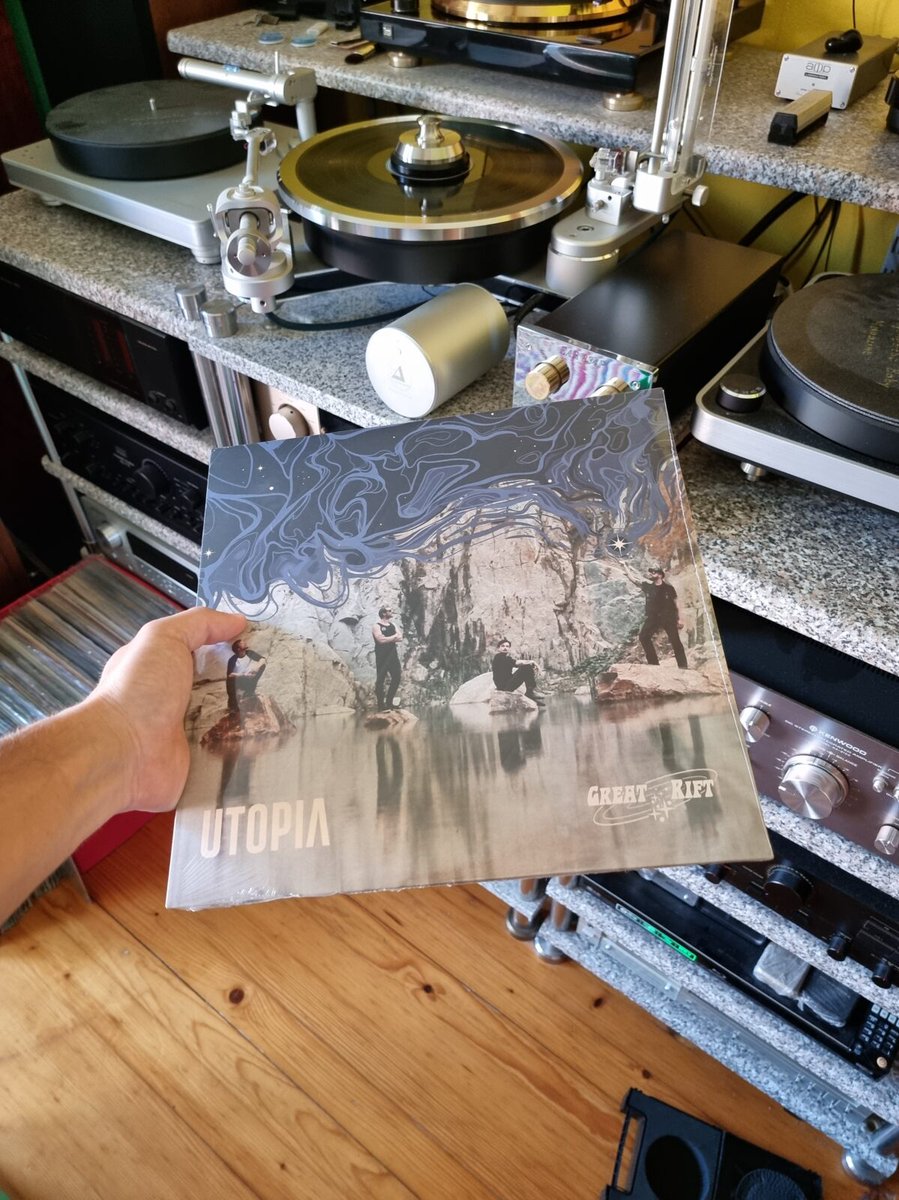 PsychedelicMag's tweet photo. Great Rift – ‘Utopia’ (@StoneFreeRecor2). Backed by a passionate, distinctive singing voice, their powerful lyrics tell tales of the universe, their very own source of inspiration. #vinyloftheday https://t.co/Rx6zR2reDc