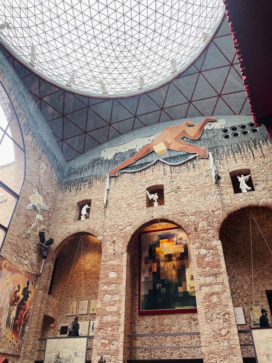 theweirdstyle's tweet photo. Yesterday at Dalí Museum in Figueres. 🎨🥚 What a crazy but genius mind! https://t.co/gTYP0NfU5k