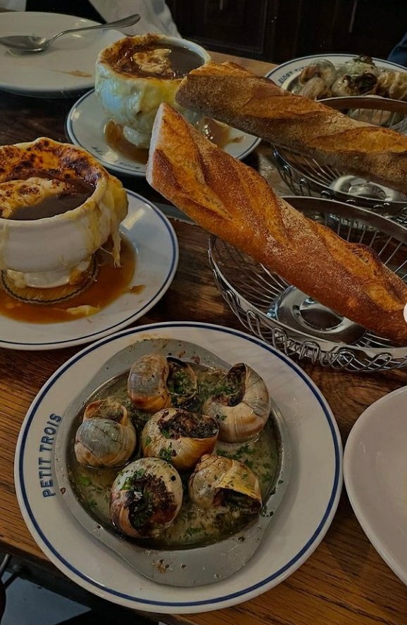 asmaralioka's tweet photo. ㅤ

Long time no see, now I'm thinking of closing Haliocity in Indonesia, but opening a new one in LA. And absolutely, I live there.

️️️️️️ https://t.co/gCLtHyYF1S