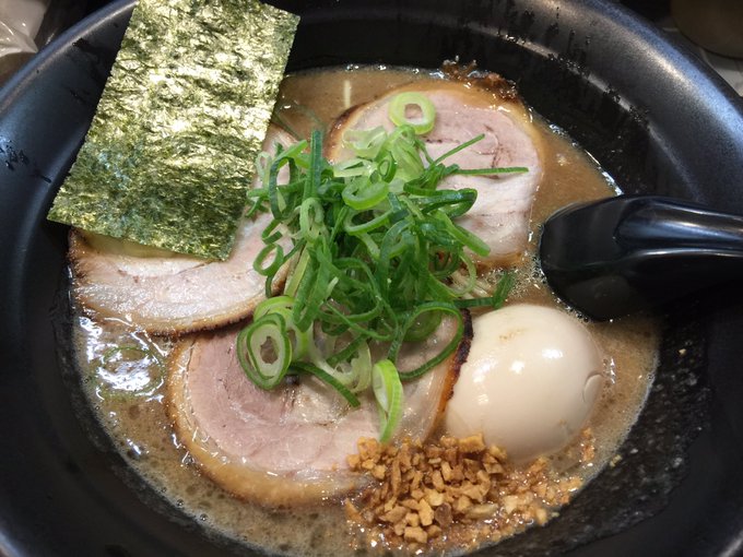久しぶりの玉名ラーメン。血の河が逆流して肉の大地が震える美味しさでした 