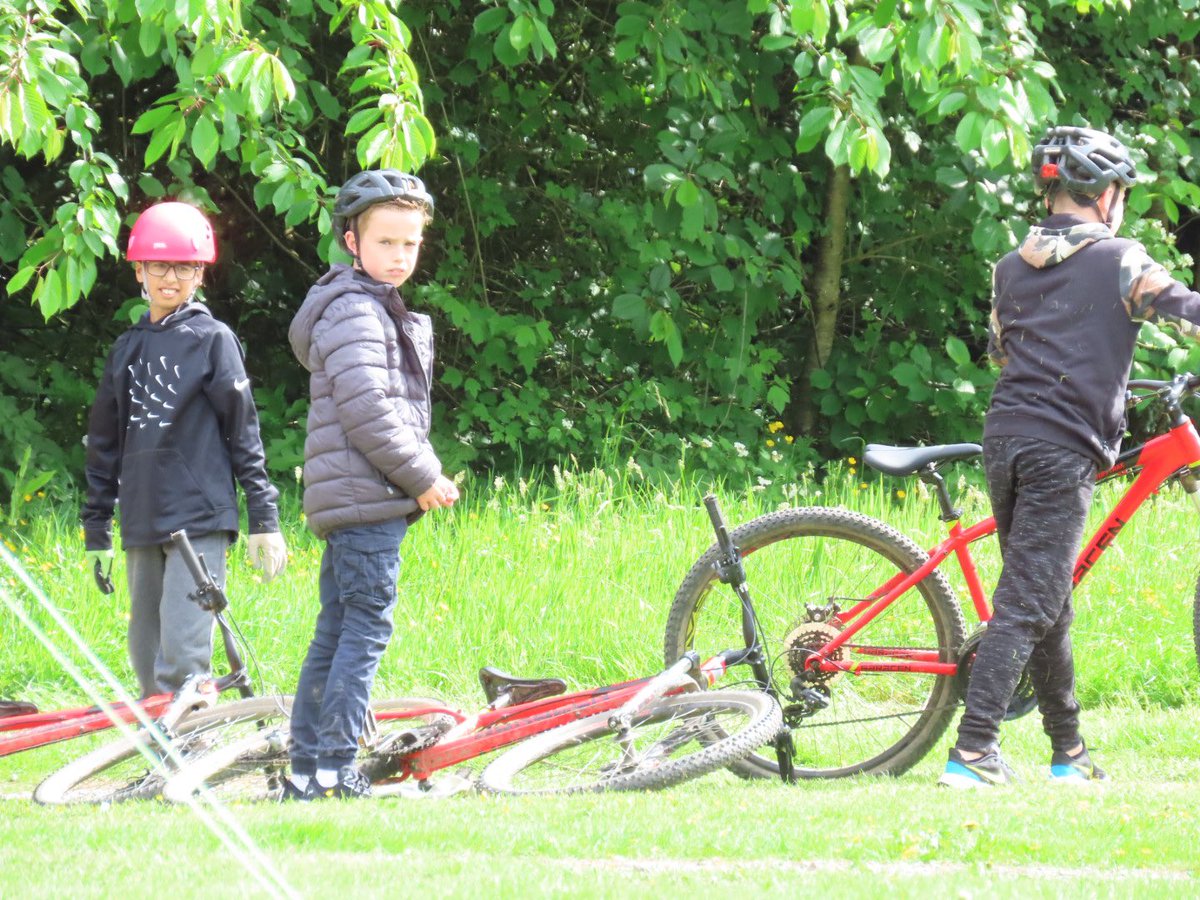 StPhilipsY6B22's tweet photo. Mountain biking was a challenge! We cycled to the beach and around a track at the centre. Our legs were tired at the end! #teamstphilips #stphilipsy6residential https://t.co/KZfvwwHbFc