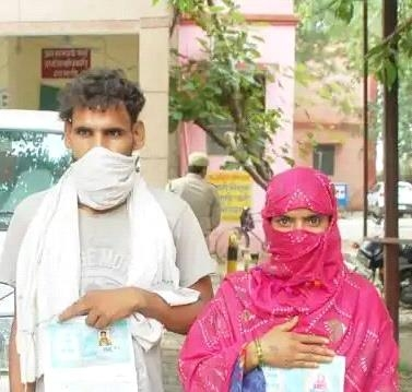 IndiaFaithMedia's tweet image. 12 yrs ago Rashid with his parents, had converted to #Islam. His name was Vikas. He has four children. Now he wanted to #reconvert to #Hindu faith. 
https:
//www.indiafaith.in/Encyc/2022/5/25/Muslim-man-wants-to-reconvert-to-the-Hindu-faith-along-with-his-wife-children.html