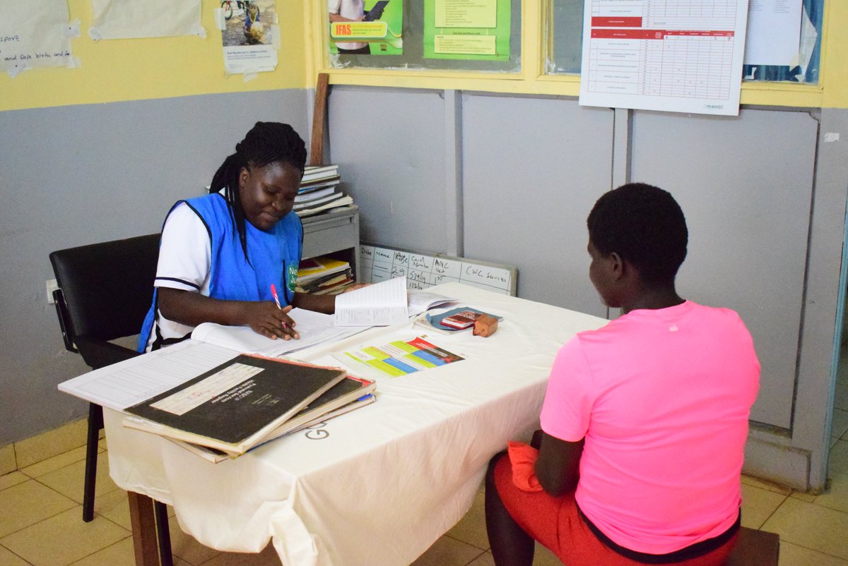 E4AMamaYeAfrica's tweet photo. As a country famous for its long-distance runners, Kenya is now rapidly accelerating its pace towards achieving #UHC. 

During #WHA75 our advocates @stephenyambi x @Chebett_Laboso  share lessons in using VSP tool to measure PHC at sub-national level.  

https://t.co/RYwbyNEHpW https://t.co/io934t58Y7