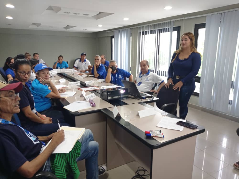 IncesCarabobo1's tweet photo. #Enterate 🗣️|| Dictamos el Curso de "Manejo Efectivo de Equipos de Trabajo" donde participaron 15 trabajadores de @Hidrocentro2011, dictado por la Mtp Emili Colmenares del @CFSLuisBPF 
#FórmateEnElInces 
@yelitzePSUV_
@WuikelmanAngelP 
@YORMANARMANDO https://t.co/HUggS1V9p5