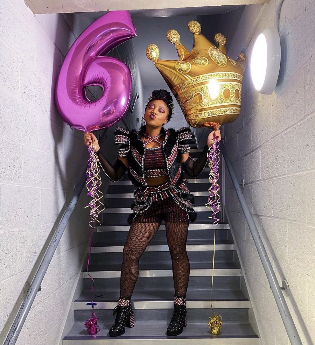 6alternates's tweet image. Well done #QueenJessica for smashing your DEBUT show on the UK tour! Hope you have a great year ‘Getting Down’ around the UK! 🇬🇧