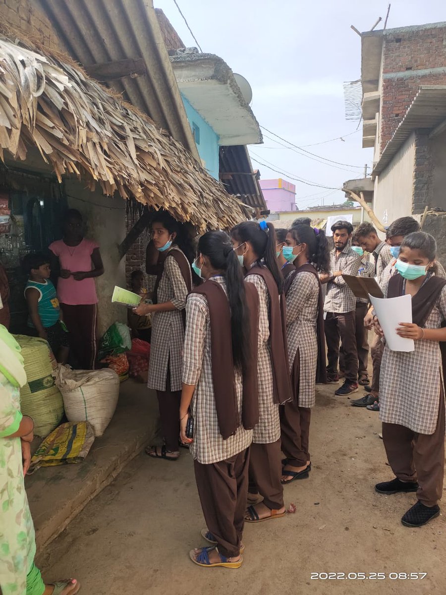 govtpolysonepur's tweet photo. Govt. Polytechnic Sonepur, Civil Engg. department students went to Rugudipali village to create awareness on Importance of cleanliness and waste management and Constructed a Dustbin inside the UP School Campus for waste disposal.
#DM_Subarnapur #Odisha #sdte https://t.co/w8znu0VLQ8