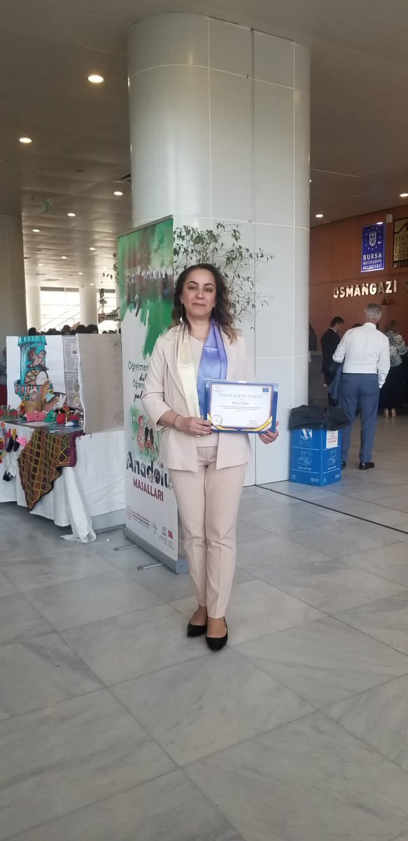 BursaZHMTAL's tweet photo. Avrupa Kalite Etiketi okulumuza çok yakıştı.Emeğin geçen Bilişim Alan Şefimiz Yavuz ÇELİK ve Çocuk Gelişimi Alanı Öğretmenimiz Rabia BİLGİN’e teşekkür ederiz. @bursailmem @Osmangazi_MEM @Ali_Partal @serkangur_bursa @GurhanCokgezer @algin_deniz https://t.co/OPxemZJOl5