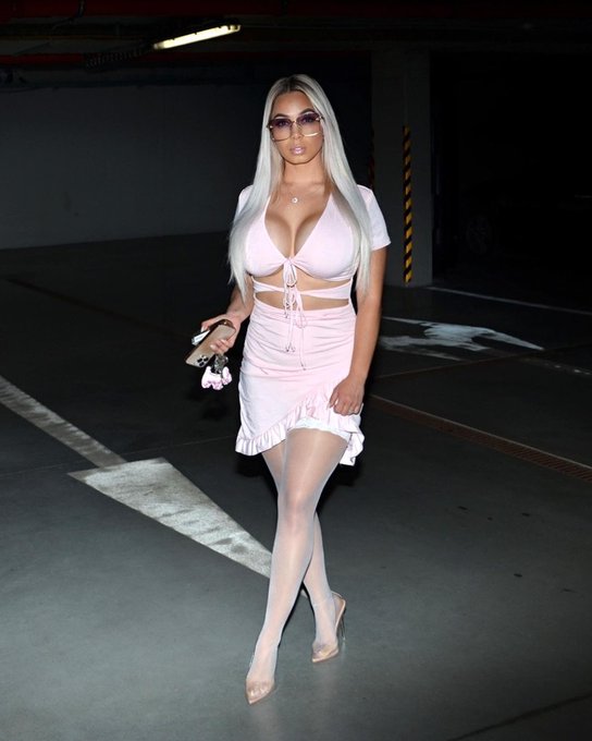 White Lady in the dark 🌑 link in my Bio ❤️ https://t.co/KeKzWpIu8R<a href="/tag/nylonfetish"class="tags"><span>#nylonfetish</span></a><a href="/tag/strumpfhose"class="tags"><span>#strumpfhose</span></a>