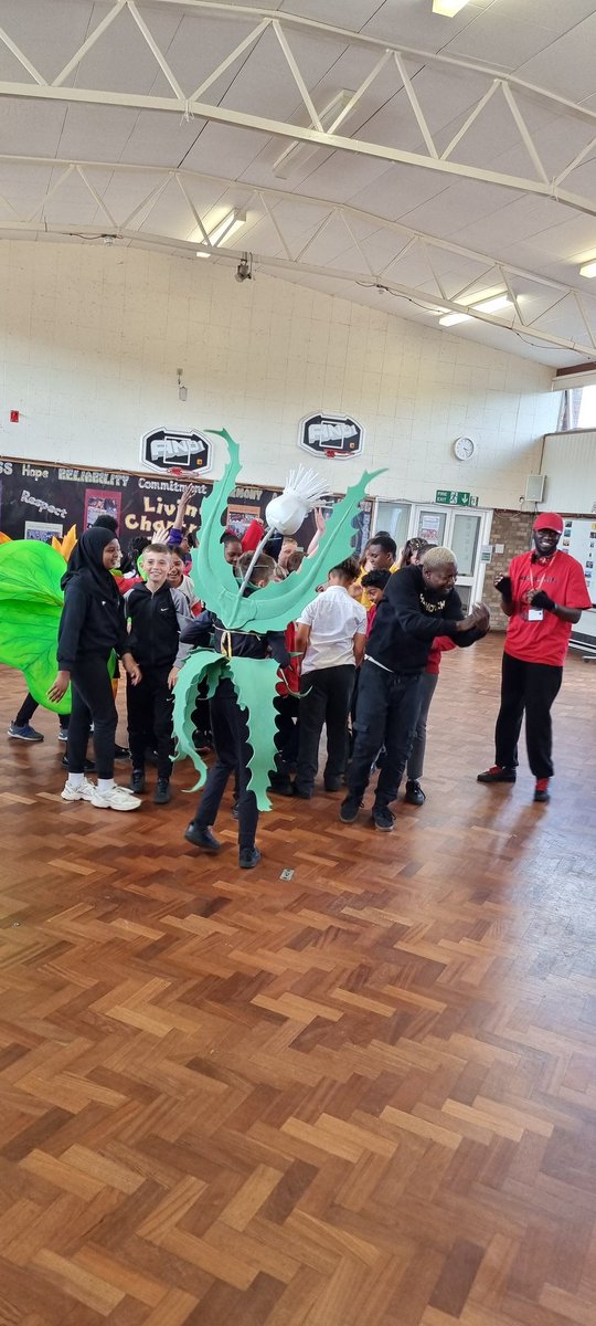 Trust values in action again as we prepare to take pupils from across the Trust to perform in the #JubileeCelebration pageant on 5th June in London - our pupils will be demonstrating our #ENJOYMENT #QUALITY and #UNITY, all part of the Pioneer Promise pioneerlearningtrust.com/The-Pioneer-Pr…