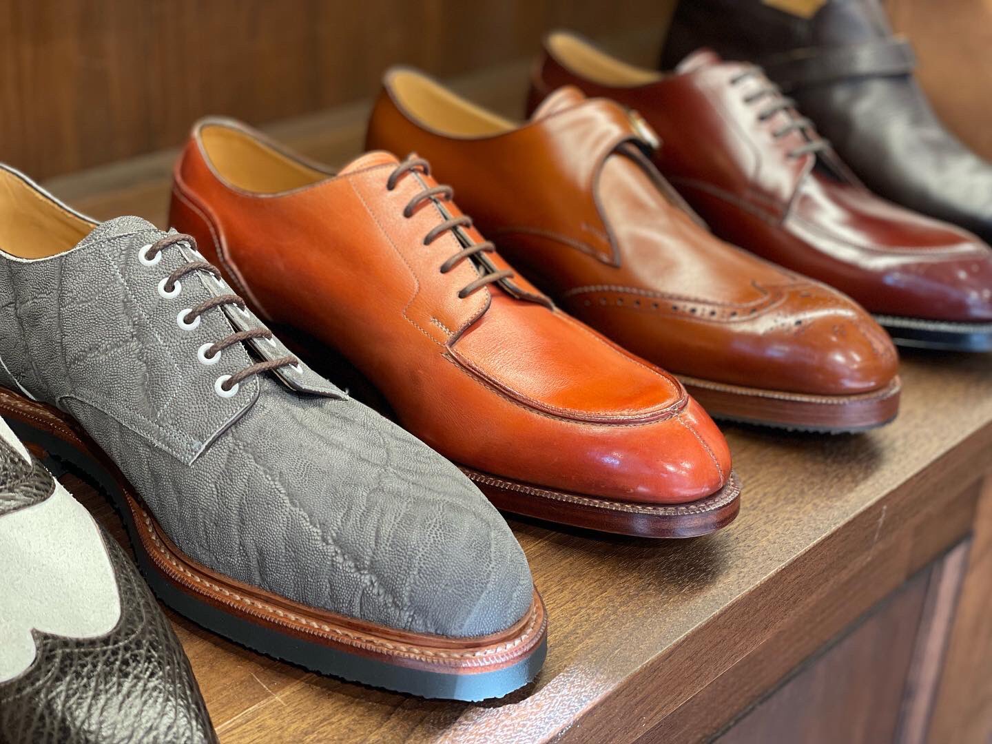 靴修理 靴磨き Fans エキュートエディション新橋 一人一人の為の靴 個靴 Brosentオーダーシューズpopupのお知らせです お求めしやすい価格で 好きなデザインを好きな色で 足に合った靴 を Popup期間 22年5月27日 金 5月30日 月 Brosent