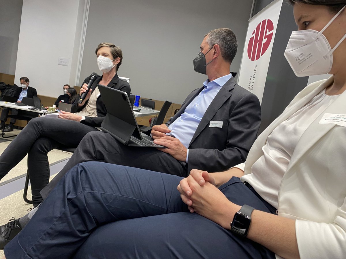 abergthaler's tweet photo. War mir eine Ehre mit @ingomar_gutmann @anderle_at @DorotheeLaer Katharina Reich, Thomas Starlinger & @elke_ziegler kritische Blicke auf die letzten 2.5 Jahre zu werfen. 🙏
Video davon & den Vorträgen der #science4resilience Konferenz wird bald online stehen. #transparenz #fuop https://t.co/X477pMNngp