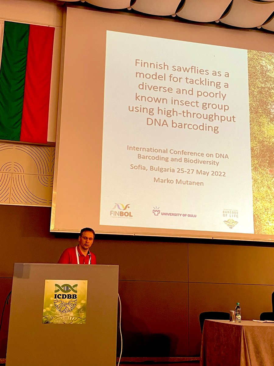 Ekrates's tweet photo. Marko Mutanen telling how #DNA and #NGS methods can be applied to solve complex species groups. @UniTurku @helsinkiuni @UniOulu #FinBOL #iBOL #BioscanEurope https://t.co/DKhara4edV