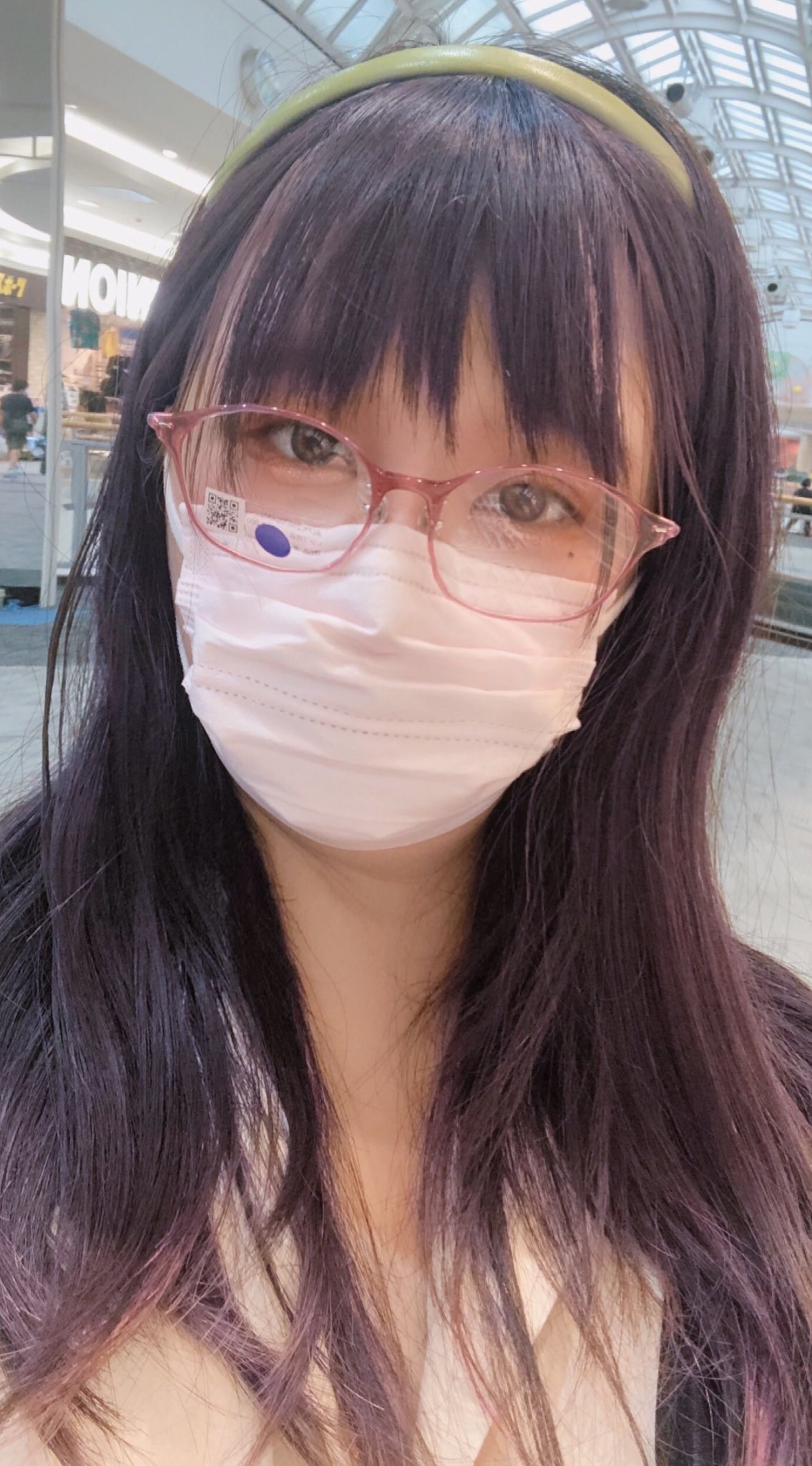 カナイのゆぇちゃん Jins エーフィ 左の紫 とニンフィア 右のピンク のモデルで悩んで柔らかい顔に見えるという意見でニンフィアにした 実は普段用初めてピンク T Co Ltgkz6jjxo Twitter