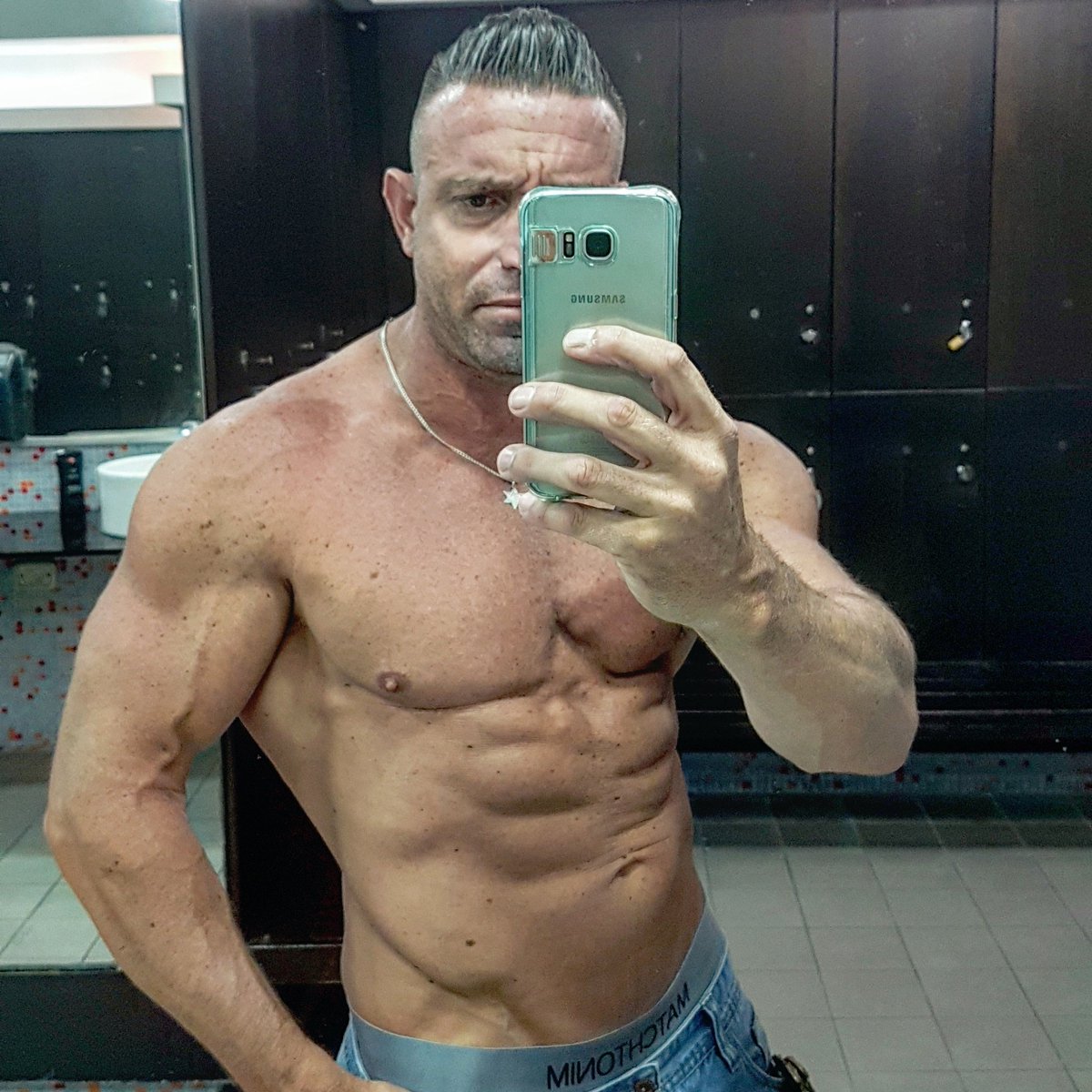 MuscleManIL tweet picture