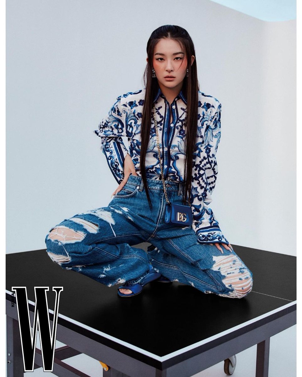 CloutNewsMedia's tweet photo. SEULGI of Red Velvet stuns in new campaign for W KOREA 🔥 (2/2)

#SEULGI #RedVelvet @RVsmtown https://t.co/nKjW9Aid2s