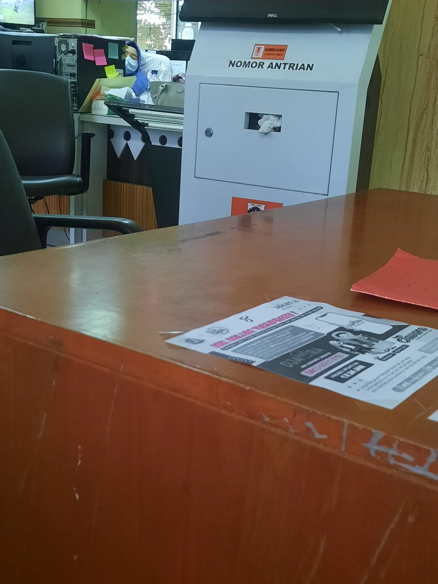 ags_os's tweet photo. @DKIJakarta gimana ni pegawai tidur dijam kerja??
Kantor kecamatan Duren Sawit https://t.co/CuSa7bpjhC