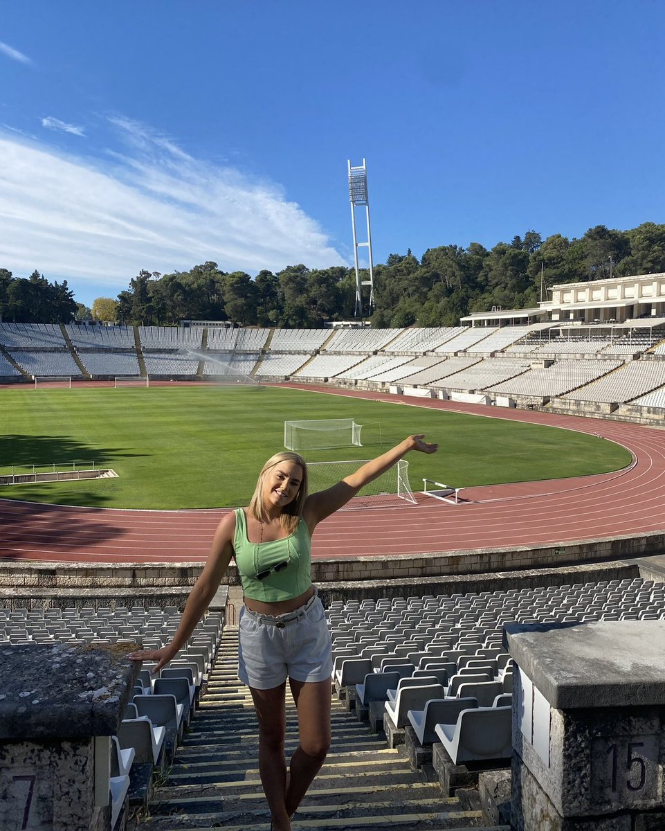 Emma_Mooney's tweet photo. In the heat of Lisbon 💚��️ #lisbonlions https://t.co/hDQRElGDfe