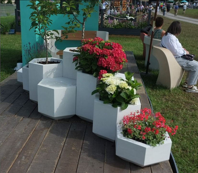 SolidSoulDesig1's tweet photo. @metecoban92 @PhilipGlanville  come and see the next gen of long-life beautiful public realm furniture our @show_chelsea stand this week. specifically designed for LTNs, parklets and active streets. https://t.co/gAr8WgVQWT