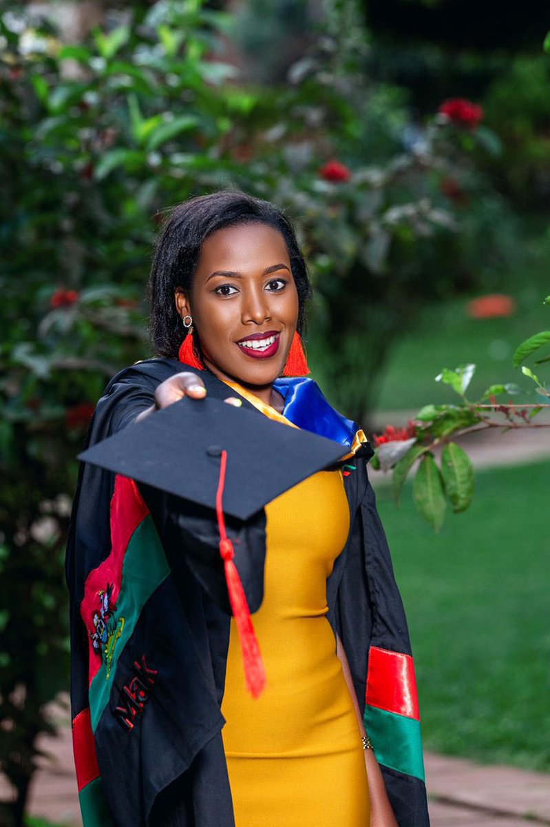 Rita_Arinaitwe's tweet photo. @ThePatioUG Racheal is now a statistician. She bagged the degree because of her ability to manage work and school. She’s hardworking too. She deserves the cake. @Rachealkyy #ThePatioCakeGiveAway https://t.co/wyAitRQ9MZ
