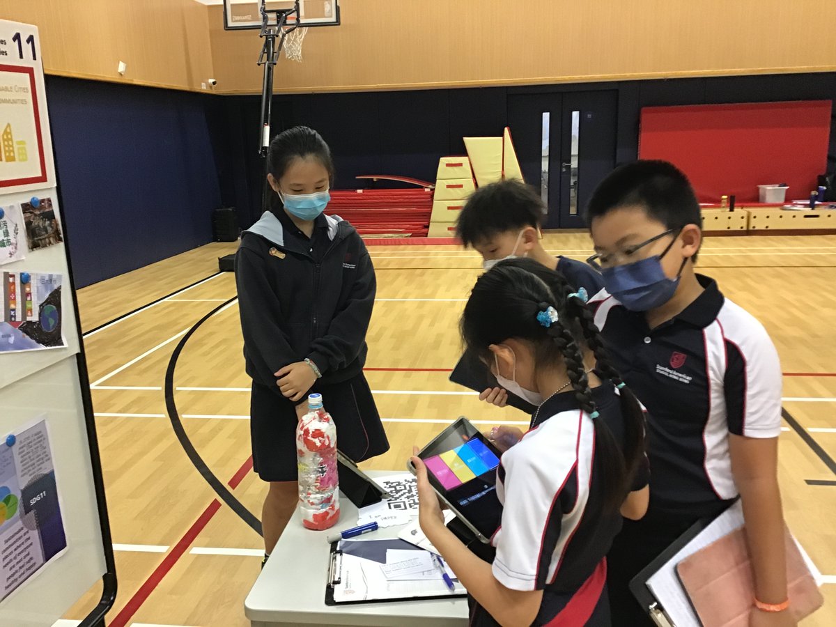 MissIvyLi's tweet photo. It's an honor to visit the G5 Showcase! I am especially proud of the first graduating bilingual class! They did an awesome job designing and discussing in Mandarin. Amazing growth since 2017! #StamfordHK #CognitaWay #StamfordStrong https://t.co/wXEP3qxpyD