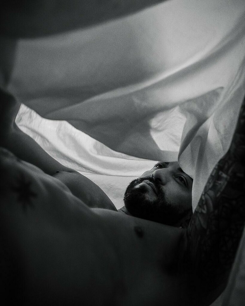 @Tenebris_project presents: Alejandro 

Model: <a href="/alessandrobcna/">Alejandro</a> 

#malemodel #fitlife #malefitness #malephotography #bodypositive #maleportrait #malenude #queerart #malemodelsshot #malemodelphotography #malemodeling #malemodeltrending #malebody #men #male… instagr.am/p/Cd-J6m1jn2l/