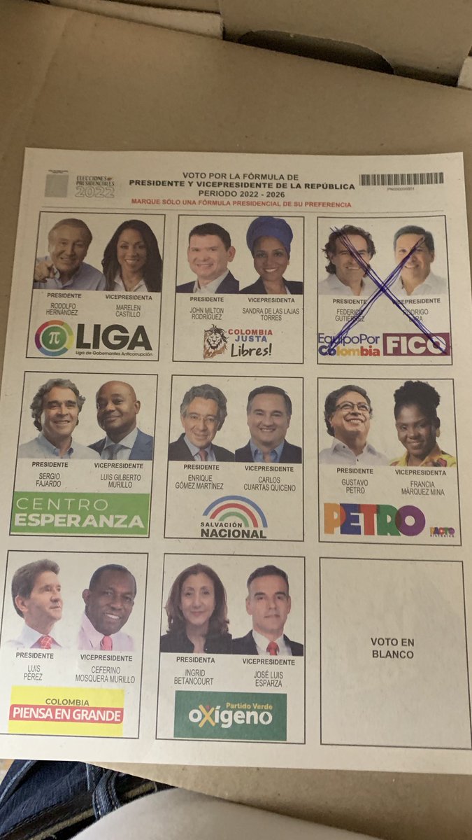 jcuartas's tweet photo. Los que necesitan mostrar foto de su voto a los jefes, ya saben qué hacer para que no tengan que anular su voto. Recuerden que #ElVotoEsSecretosky https://t.co/3WXO15S1qw