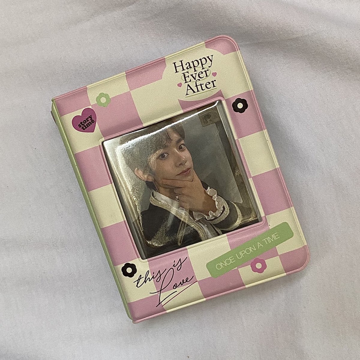 ehrkaw's tweet photo. ʚ₍ᐢ. .ᐢ₎ɞ . . . #erimails 🪡💭

— the collbook and hee yet pola already arrived! the 1p is so pretty!! thank you @cometscrush for the smooth transaction! <3

#COMETfeedbacks https://t.co/ZZRu6quN2K