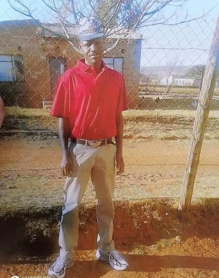 MathibeRebecca's tweet photo. We are looking for this man, if you see him please contact the police immediately. https://t.co/o2mvvRvx93