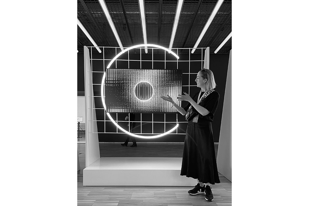 This year @offfest BCN I had the pleasure of visualising a conversation about DATA, led by THE AGE OF DATA author &amp; fren <a href="/grnbrger/">Christoph Grünberger</a> + <a href="/refikanadol/">Refik Anadol</a> + Florian Ortkrass @randominternational including ambient audio inputs by <a href="/djkero/">DJKERO 💽💾☠™️</a> <a href="/detundrecords/">D⅀⊤☈⌾≀╆ ⋃∏ↁ℮℟ℊℝ◉⊌⋂ⅅ™</a>. TYSM for the invite Christoph! 🤍