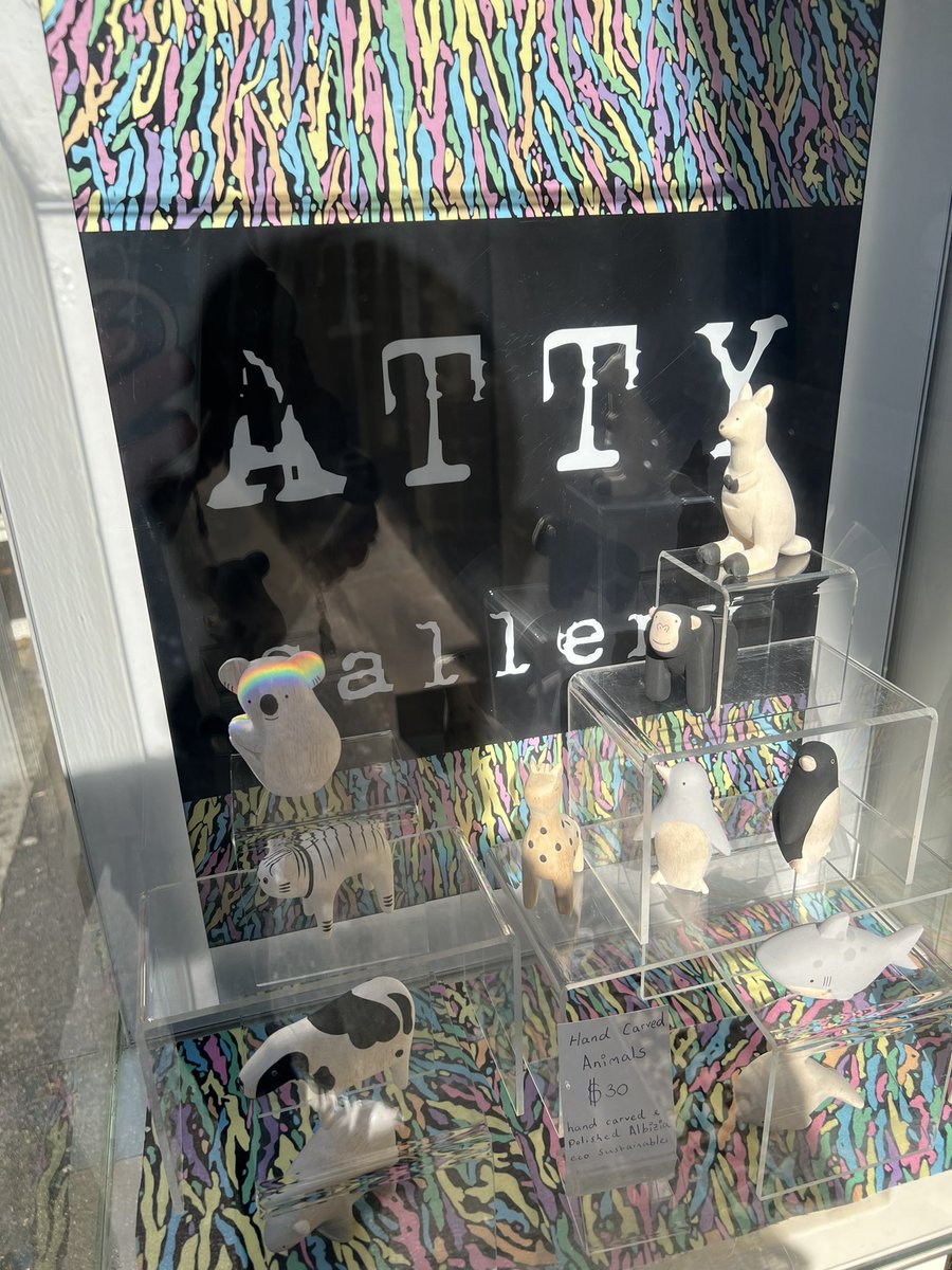 Attydesign's tweet photo. Pretty cool the rainbow light sat perfectly on the head of the koala in the display cabinet at the front of my gallery in Sydney today ;) https://t.co/8f7jpHN3rG