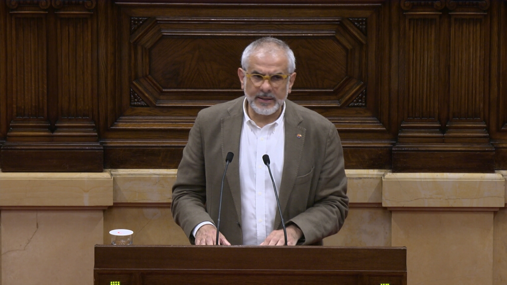 3CatInfo's tweet photo. 🔴 Carrizosa: "No és consens, és imposició. Volen guanyar per 100 a 0. El català no s'extingirà per una assignatura més en castellà" https://t.co/HV4cad4kHh https://t.co/IovMdXZOXF