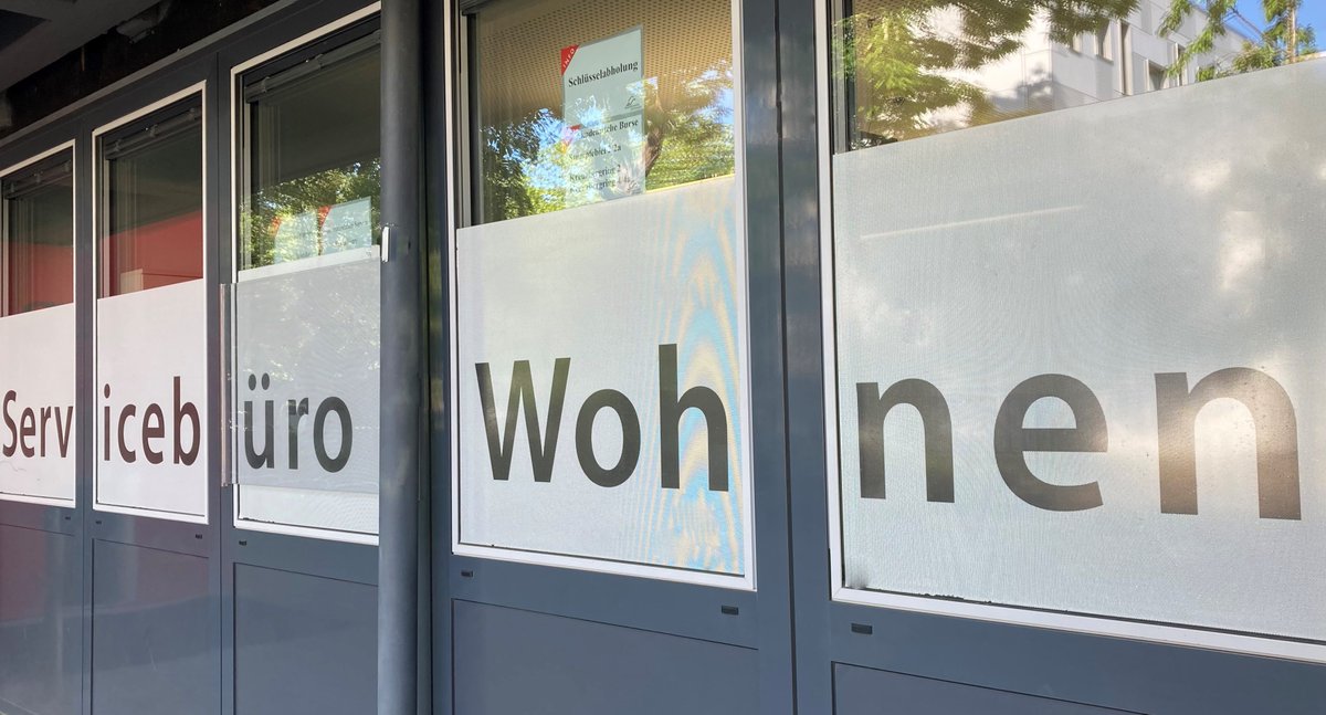 studiwerk's tweet photo. Am FR., 27.5. bleiben alle Wohnheimverwaltungen und Servicebüros Wohnen sowie Mensa am Turm, Café am Turm, CaPhy, Café HAWK, Bistro HAWK, Café Cult geschlossen. Geöffnet sind: Z-Mensa, Lunchbox, Café Central, Café Campus und Café SUB. Alle Infos im Detail https://t.co/4OsaF1sUVz https://t.co/YOiFZzvbBB