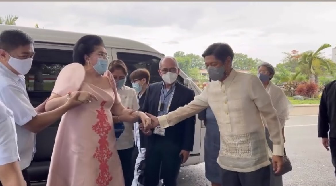 PaxtonDy's tweet photo. President Marcos with Mama Meldy. Divine Justice. Redemption. Congratulations to our first family! #CongratsPresidentBBM https://t.co/N8e5N7Aaet