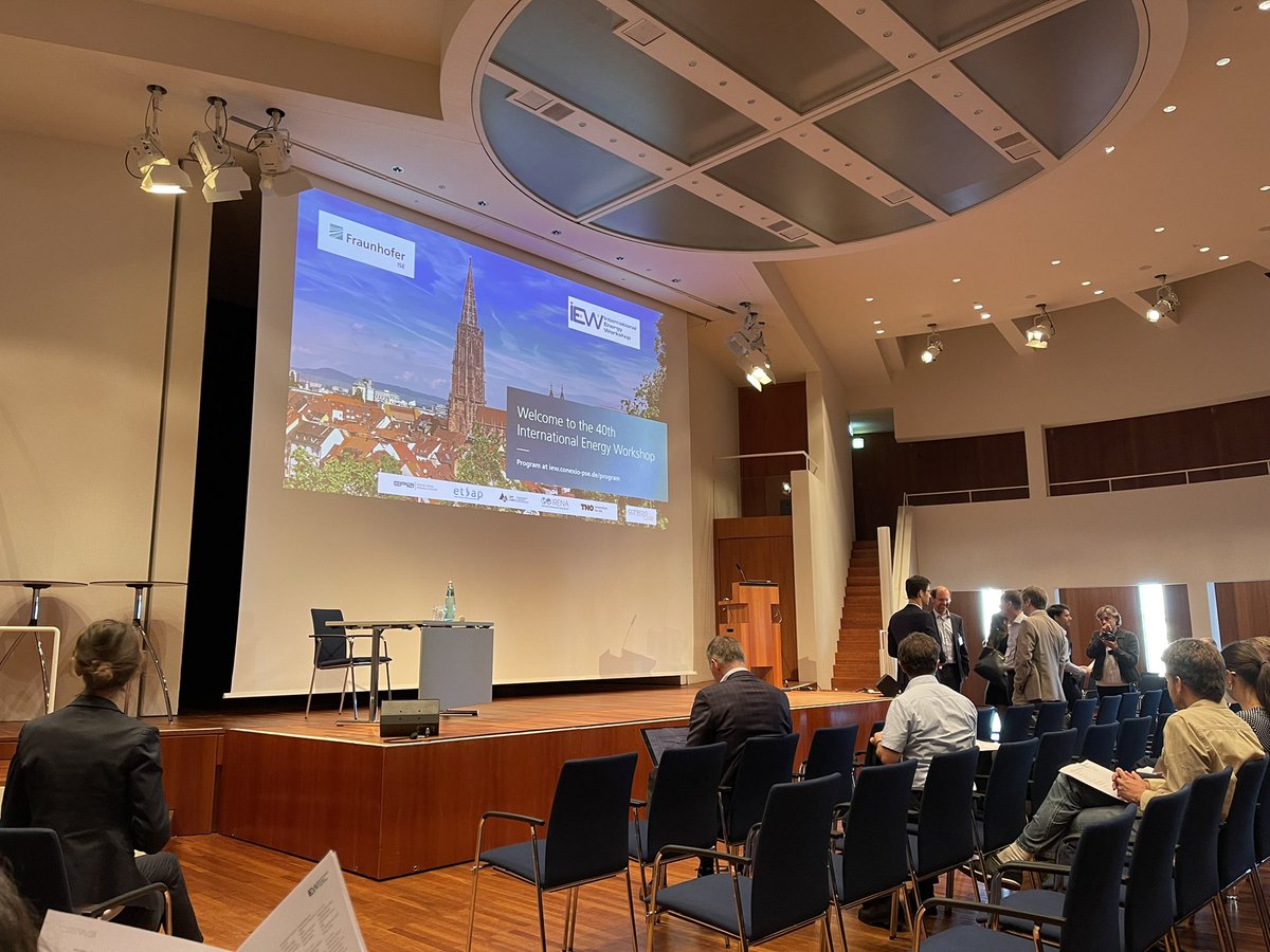 MariaesterCassi's tweet photo. @WorkshopEnergy The 40th edition of IEW: IEW2022 Just started in Freiburg (Germany)! #WorkshopEnergy @FraunhoferISE #internationalenergyworkshop #iew #iew2022 https://t.co/7i2HMwXWsp
