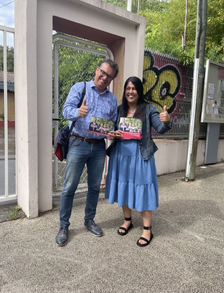 BergeonL's tweet photo. À la rencontre des parents d'élèves hier, à la sortie de l'école maternelle Pauline Kergomard à #Montpellier, pour des échanges riches autour de l’éducation!

#legislatives2022 
#circo3403 https://t.co/xDAYA6eCPA