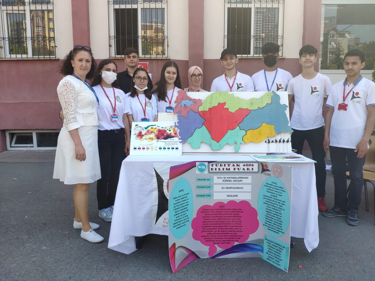 esenyurtmem's tweet photo. İlçemiz 'Halil Akkanat ÇPAL' öğretmen ve öğrencileri tarafından hazırlanan  Tübitak 4006 Bilim Fuarı sergisi gerçekleştirildi.Emeği geçen idareci, öğretmen ve öğrencilerimizi tebrik eder başarılarının devamını dileriz. @KaragulVural @yenernecati https://t.co/UgX2OaWvCO