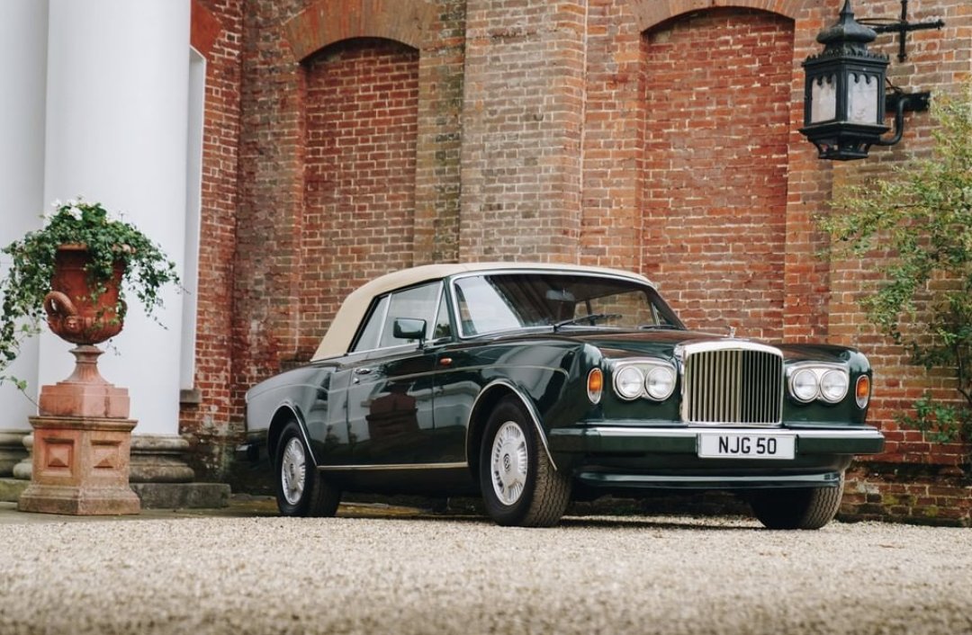 Smooth, sexy and sophisticated 😎 One of
our classic cars, the Bentley continental - the perfect ride to tour around our 150- acre estate. DM us for enquiries.

Photo by Mattea McKinnon