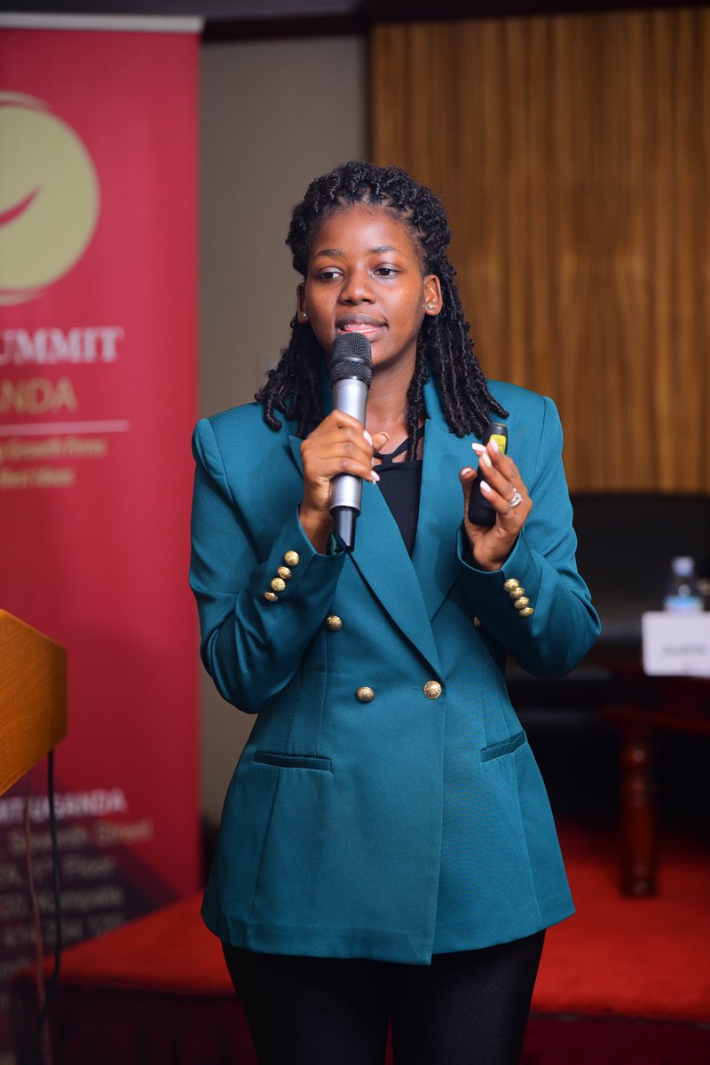 ceosummituganda's tweet photo. LEAN- in

L - Let
E - Everyone
A - Acquire
N - Newness.

Opening Remarks
@chloeB_basiima, Program Associate, CEO Summit.

#LeanInWomenProgram https://t.co/qP8Cp0mtTM