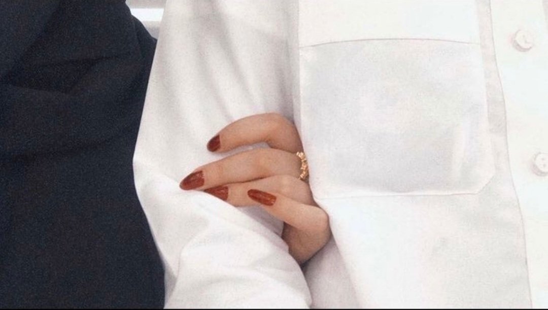 shmmoook7's tweet photo. #اليوم_العالمي_للاخ
اليوم العالمي للاخ💛أنا ما عندي شخص يصنف تحت جملة أغلى من روحي علي إلا أخوي كان جميلاً جداً لدرجة إن الأرض عجزت عن حمله فخبأته داخلها يالله ارحم من يورد أزهار قلبي بضحكته اجعله يستقبلني على باب الجنة ضاحك مستبشر #اليوم_العالمي_للاخ https://t.co/WZpVcFynN8
