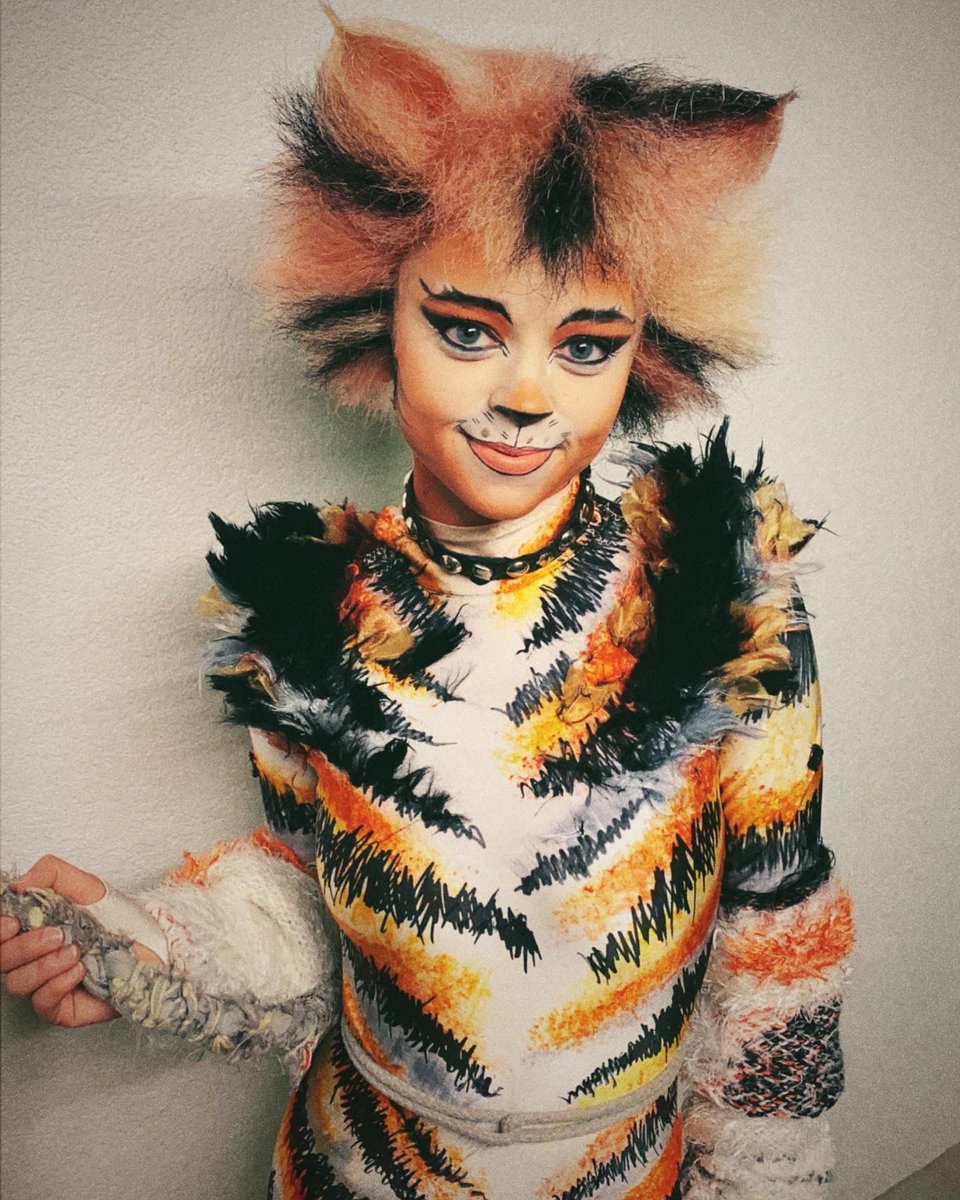 BSATalent's tweet photo. Congratulations to our brilliant @lottiestephenss making her Rumpleteaser DEBUT in @catsthemusical last night! 💫 https://t.co/6j1QKcujQx