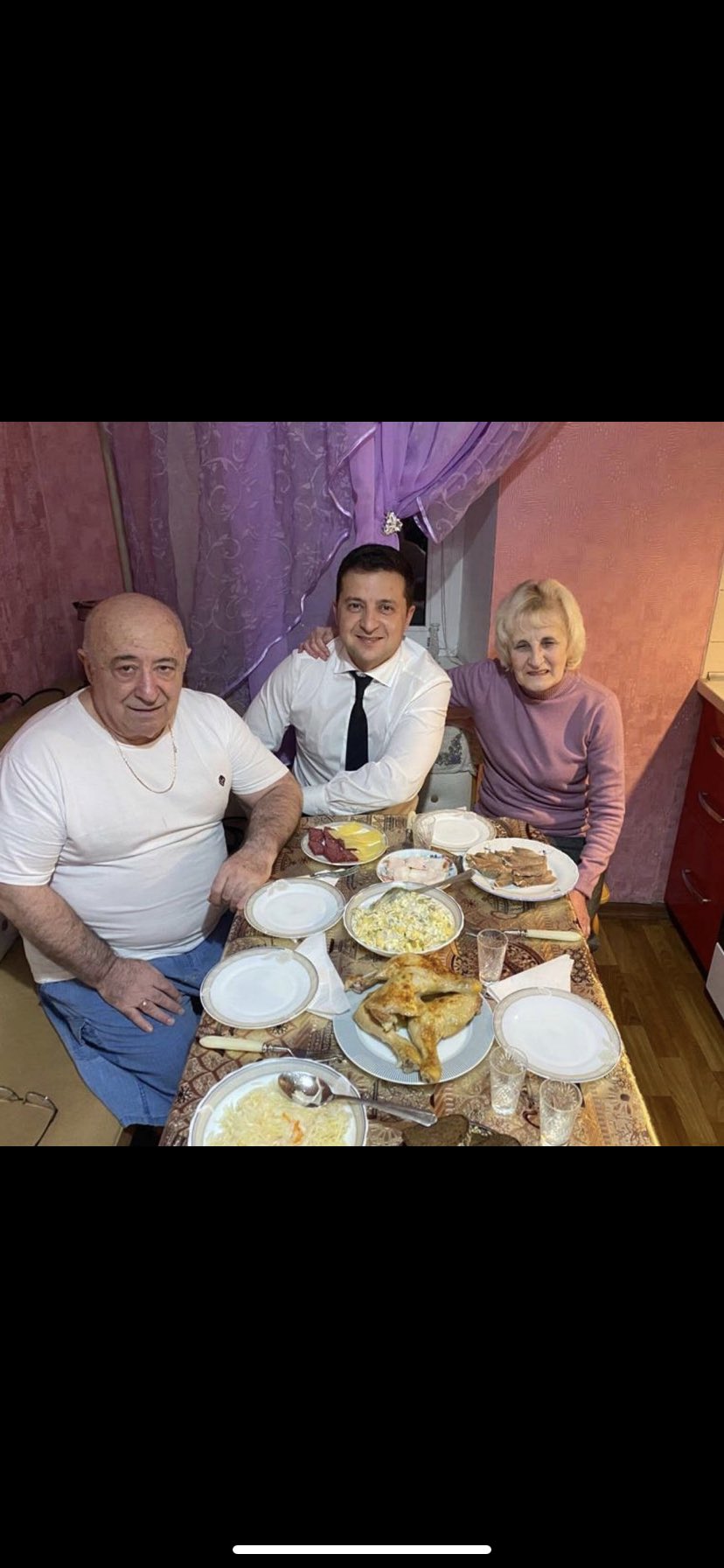 Nadine on Twitter: “💰Die Eltern von Wladimir Selensky haben die