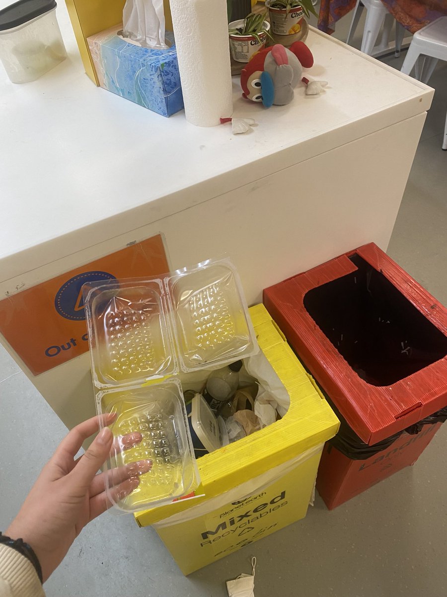 MsTsiav's tweet photo. Teaching kids how to be more sustainable ! Asking students what bin certain waste should go in while using different types of waste to physically do it with them! #acuedu_p https://t.co/K7hBcKjLFE